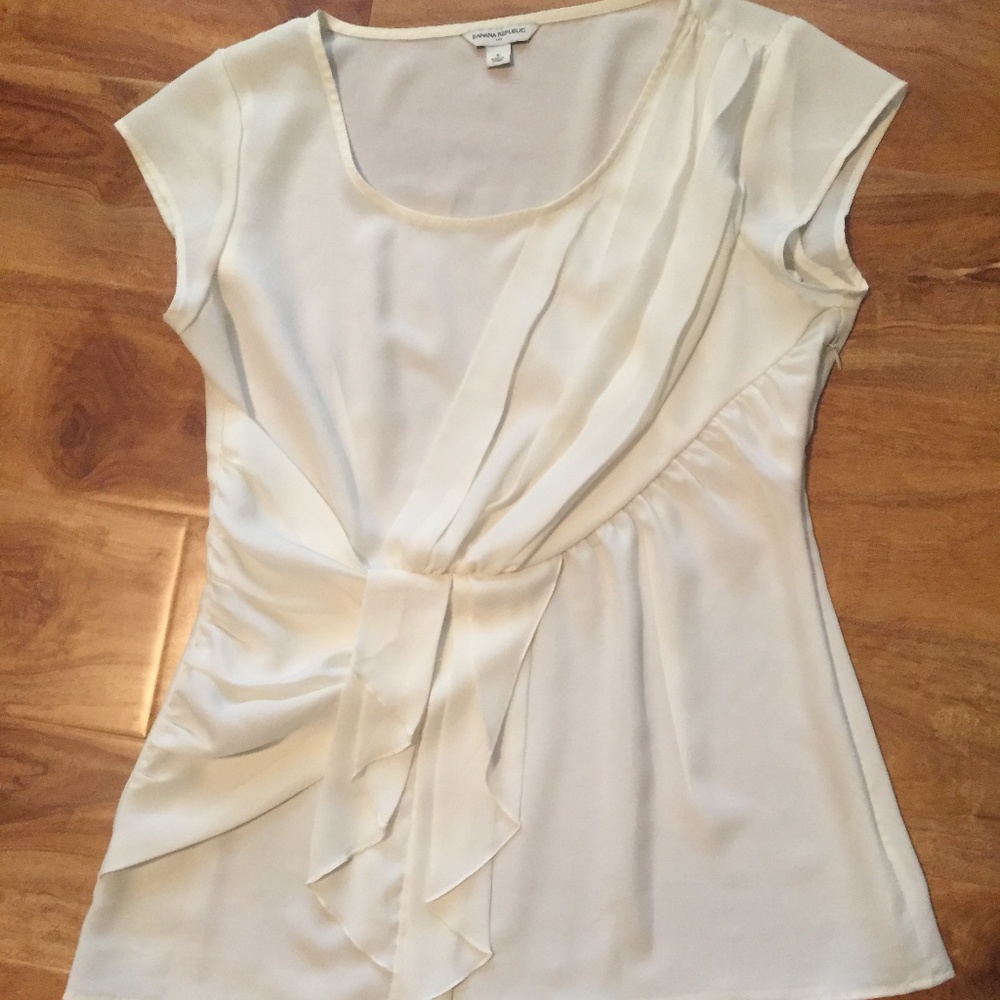 Banana Republic size 6 shirt